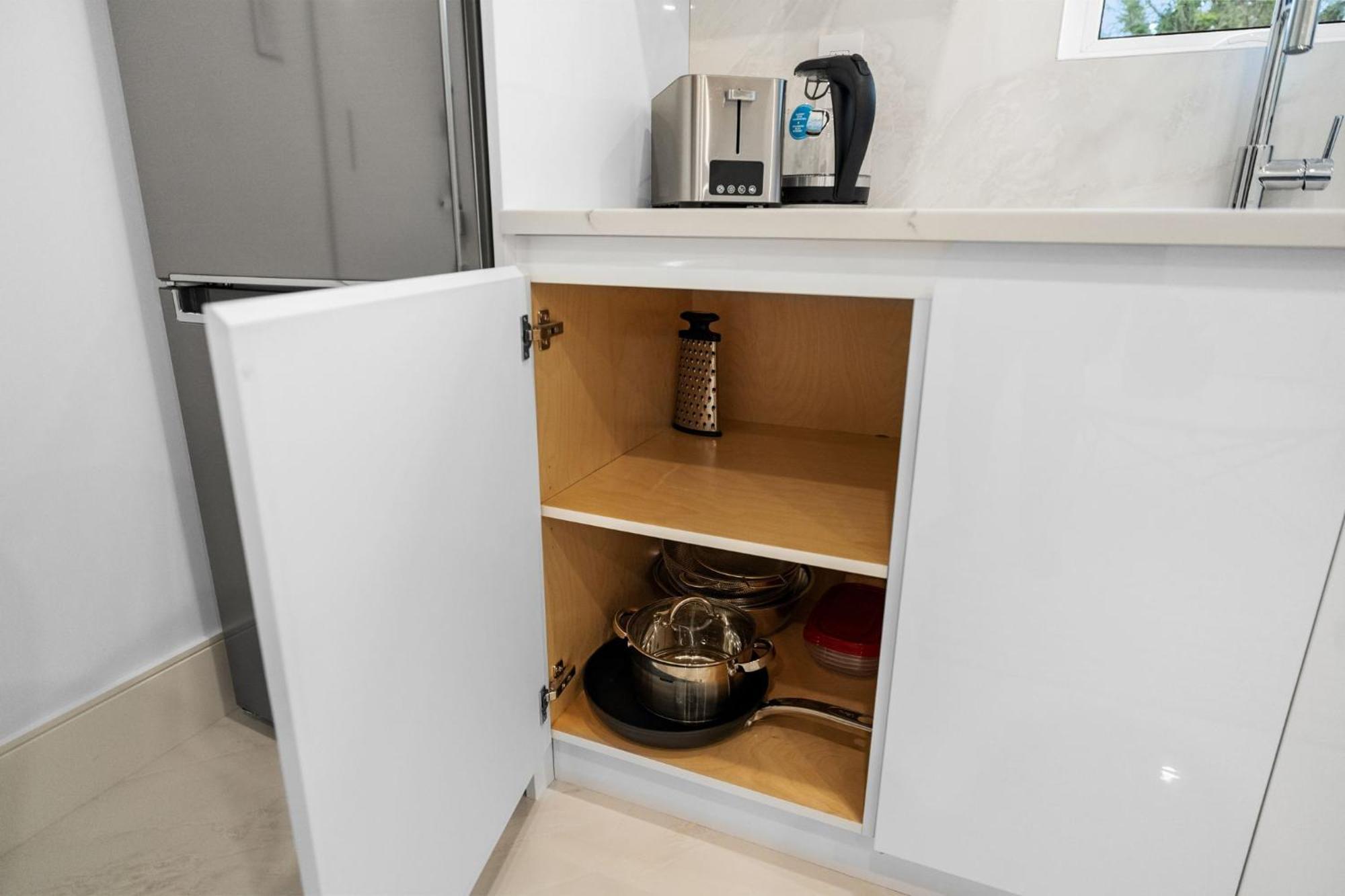 Brand New 2 Bedroom Point Grey Getaway 밴쿠버 외부 사진