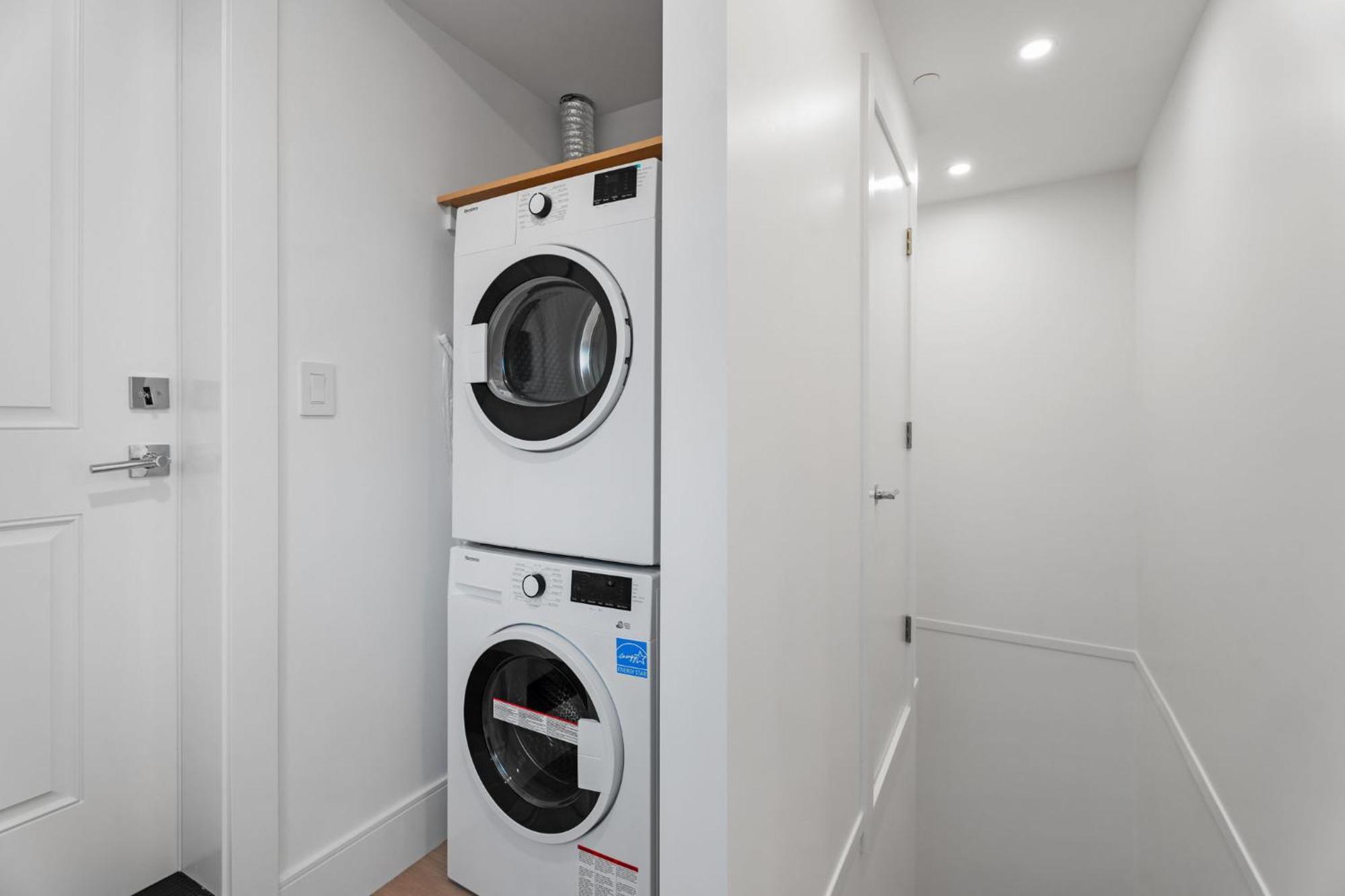 Brand New 2 Bedroom Point Grey Getaway 밴쿠버 외부 사진