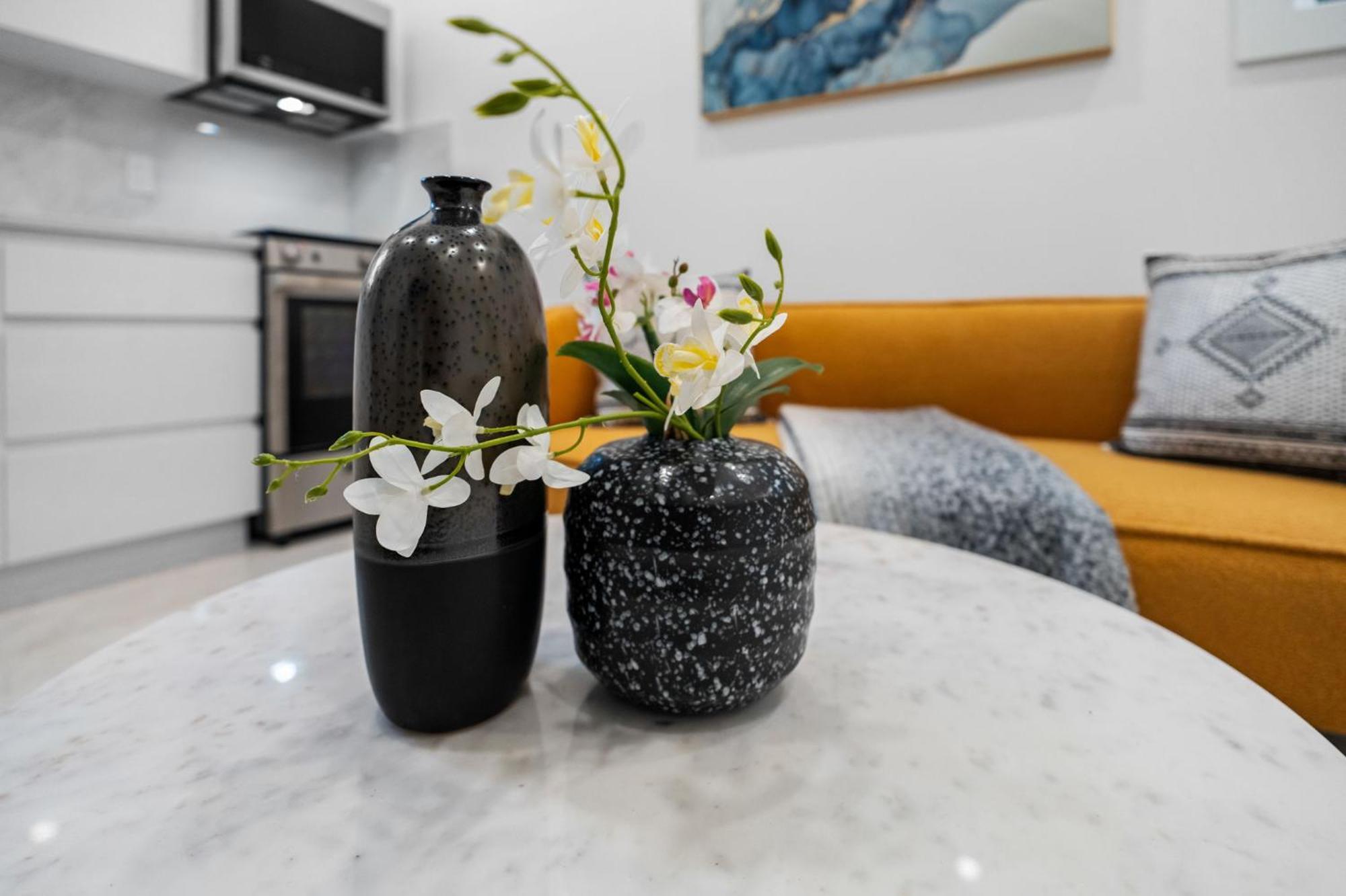 Brand New 2 Bedroom Point Grey Getaway 밴쿠버 외부 사진